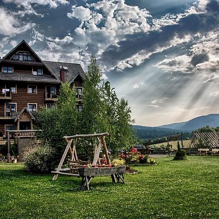 Hotel Carpatia Bieszczadzki Gosciniec Ветлина Экстерьер фото