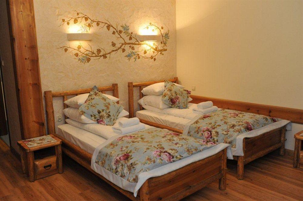 Hotel Carpatia Bieszczadzki Gosciniec Ветлина Экстерьер фото