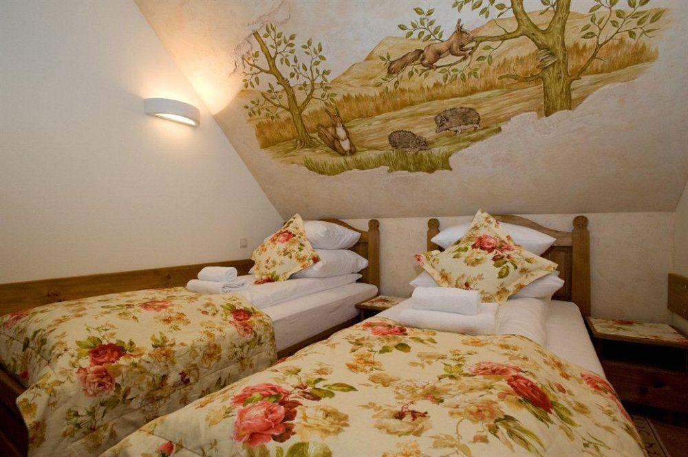Hotel Carpatia Bieszczadzki Gosciniec Ветлина Экстерьер фото