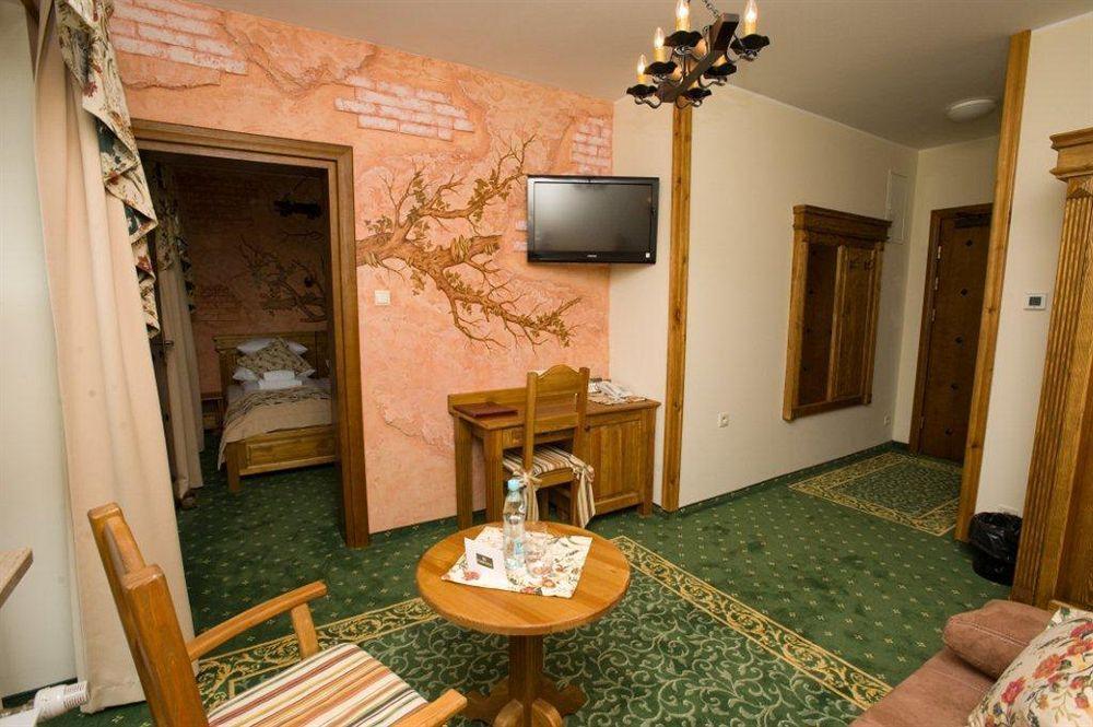 Hotel Carpatia Bieszczadzki Gosciniec Ветлина Экстерьер фото