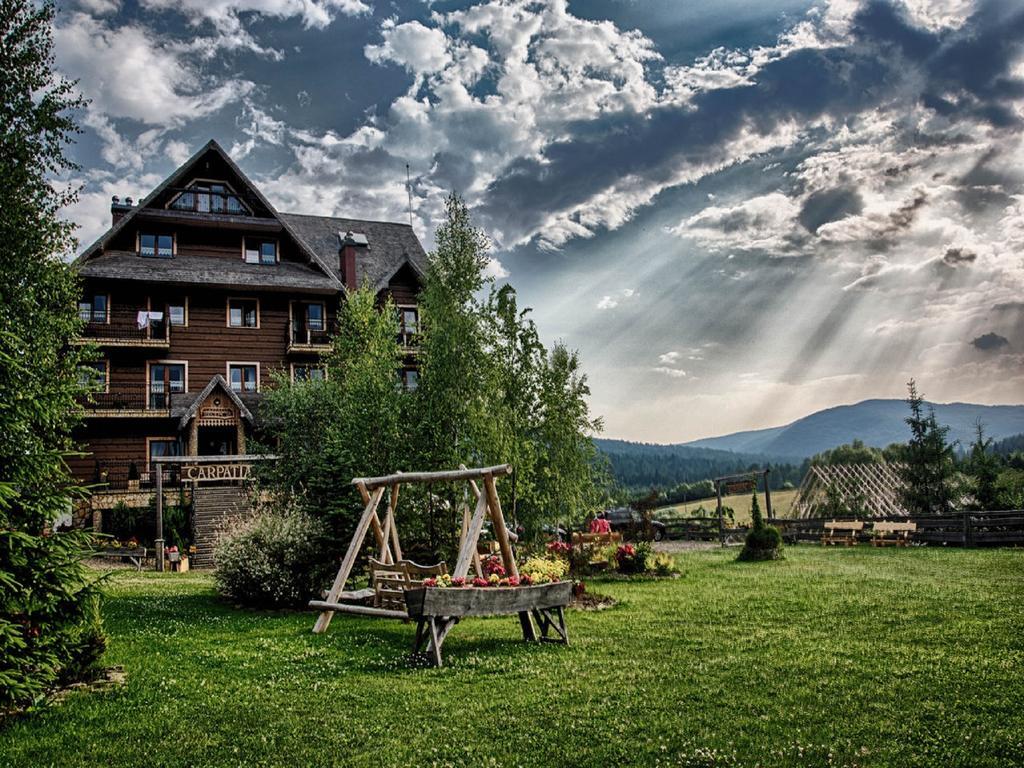 Hotel Carpatia Bieszczadzki Gosciniec Ветлина Экстерьер фото