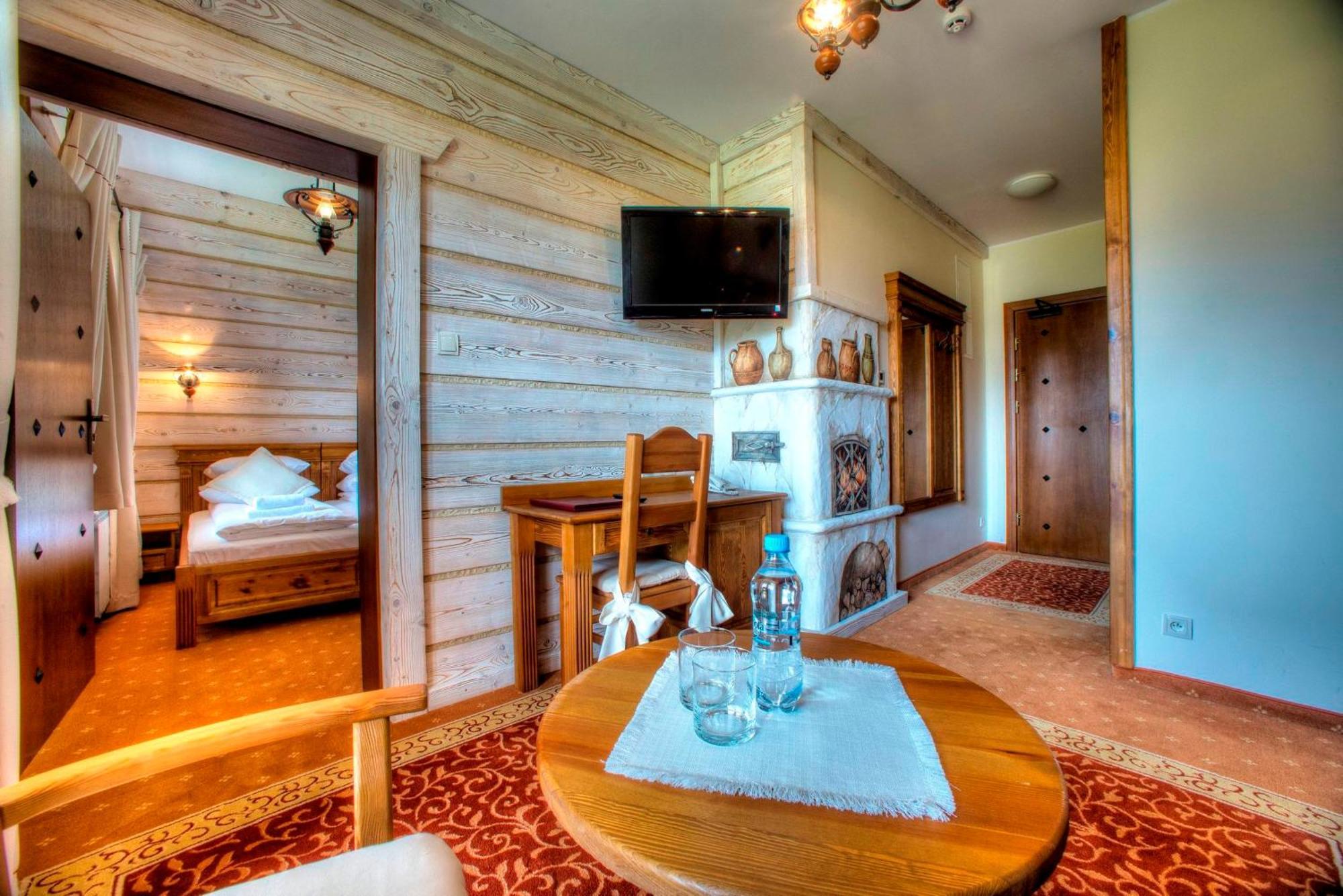 Hotel Carpatia Bieszczadzki Gosciniec Ветлина Экстерьер фото