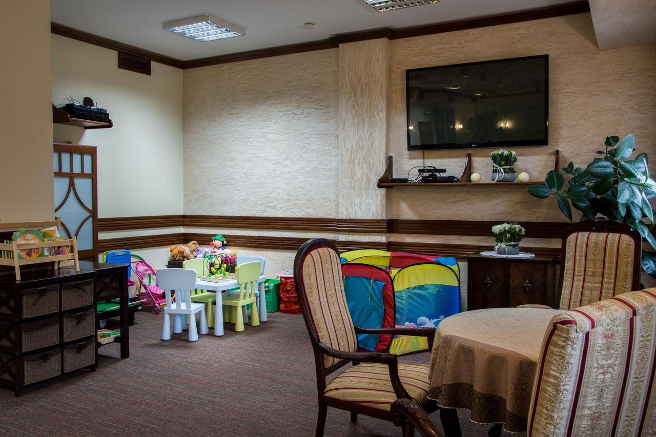 Hotel Carpatia Bieszczadzki Gosciniec Ветлина Экстерьер фото